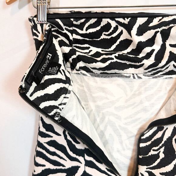 VINTAGE Y2K F21 Zebra Strapless Mini Dress Sz. S - Picture 5 of 5